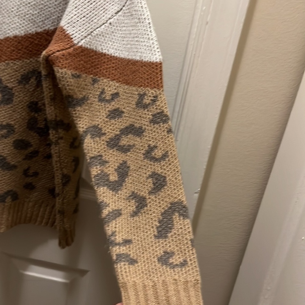 Pink Lily color block animal print sweater. Size M. Slightly oversized. - Picture 5 of 8